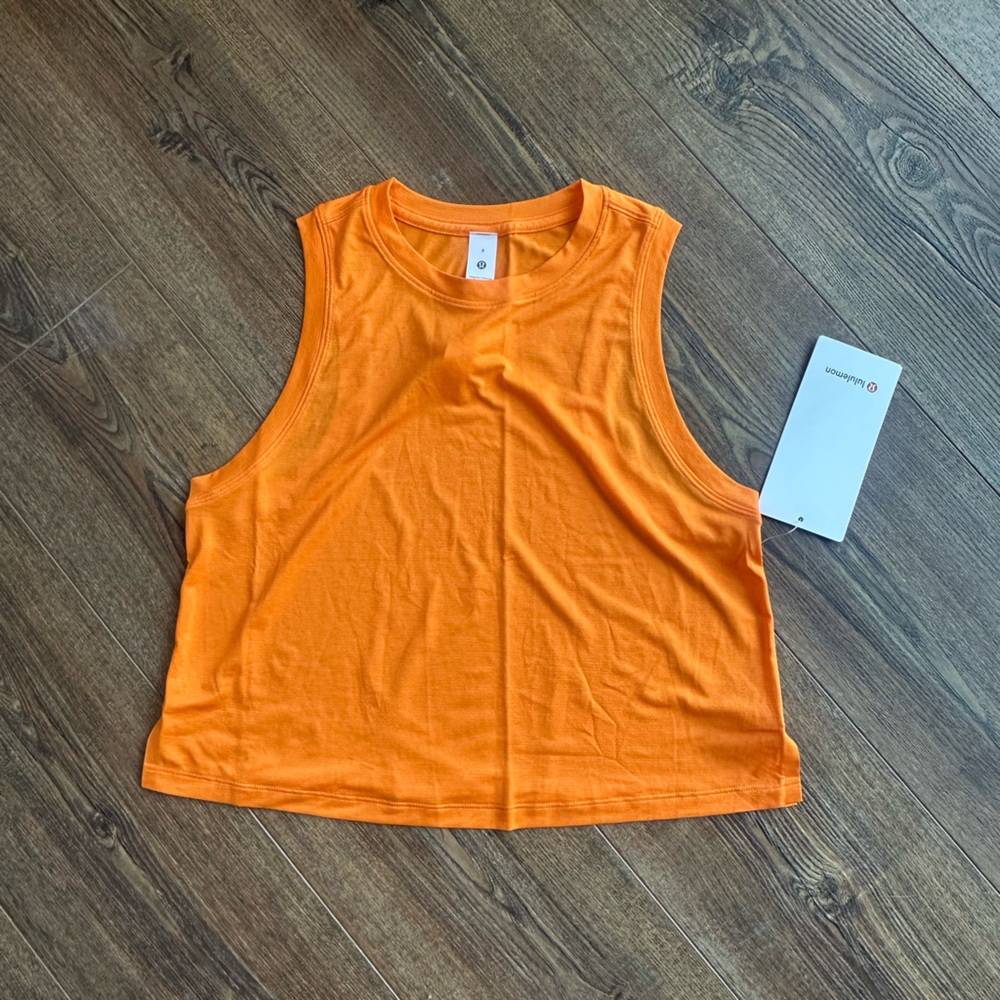 Lululemon Athletica Vibrant Orange ultralight Waist-Length Tank Top sz 4